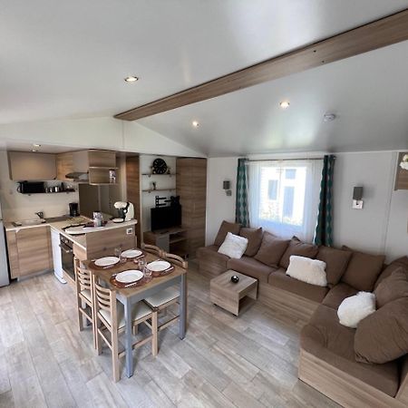 Mobil-Home 4 étoiles avec piscine proche de Blois Onzain Esterno foto