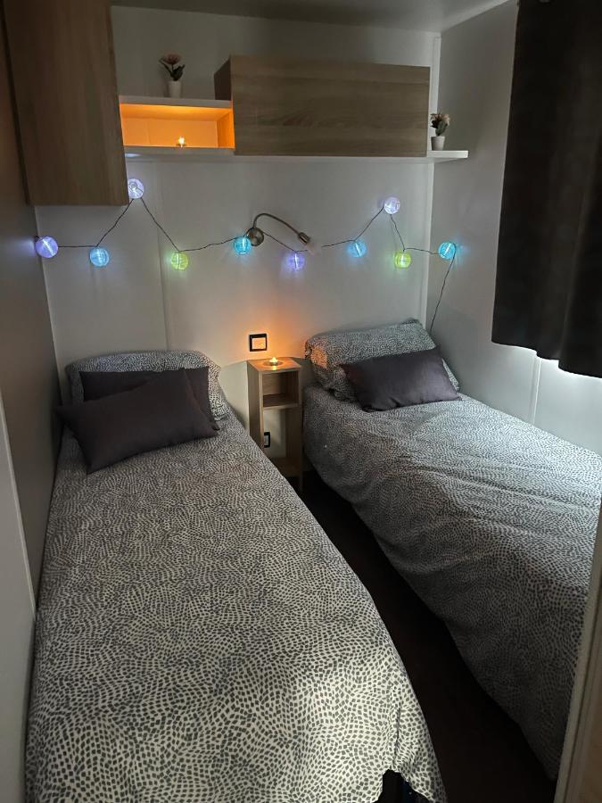 Mobil-Home 4 étoiles avec piscine proche de Blois Onzain Esterno foto