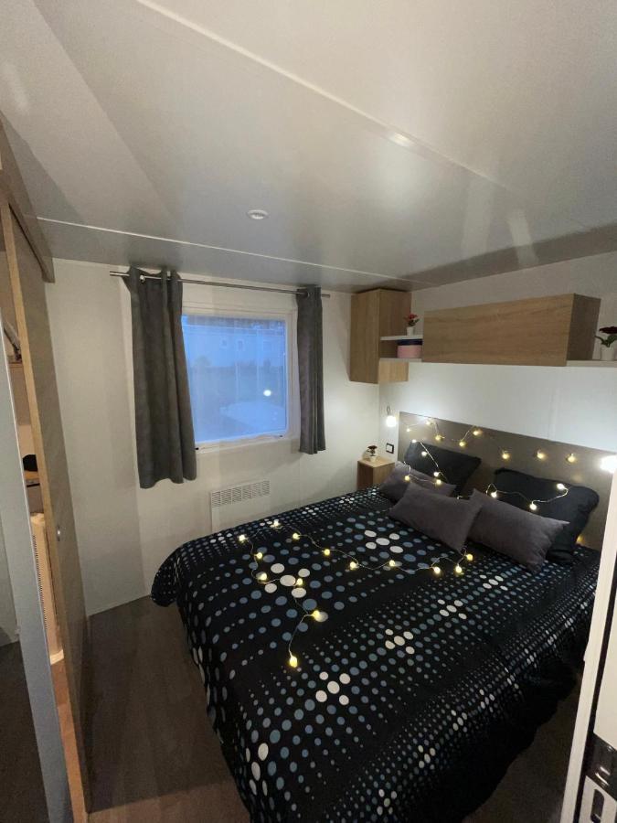 Mobil-Home 4 étoiles avec piscine proche de Blois Onzain Esterno foto