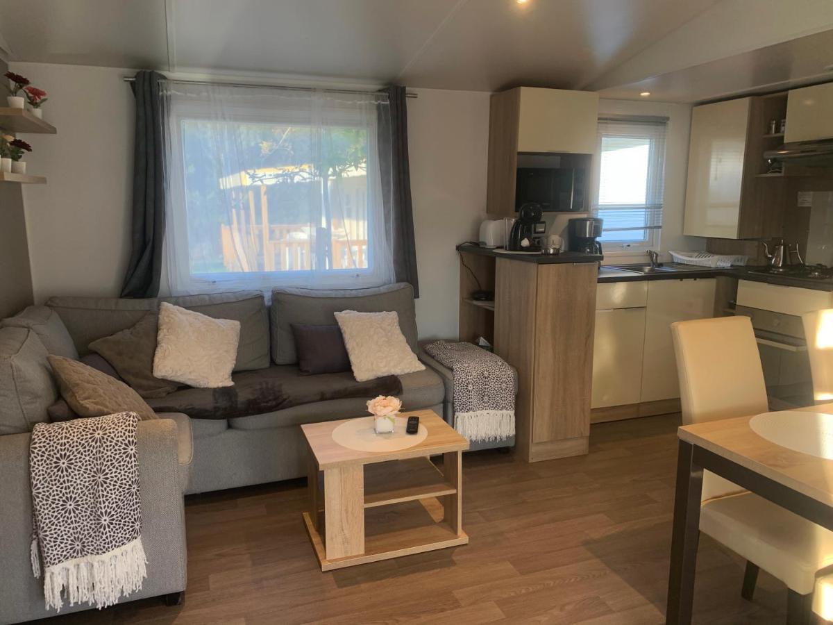 Mobil-Home 4 étoiles avec piscine proche de Blois Onzain Esterno foto
