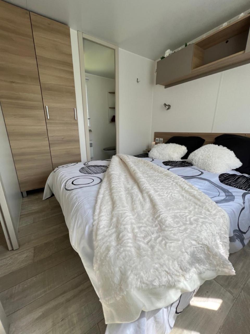 Mobil-Home 4 étoiles avec piscine proche de Blois Onzain Esterno foto