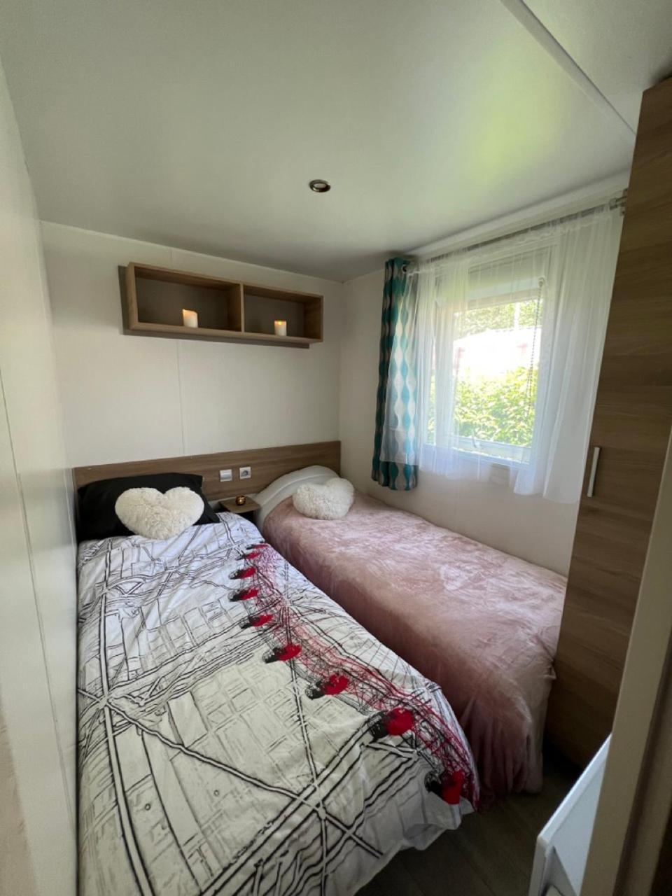 Mobil-Home 4 étoiles avec piscine proche de Blois Onzain Esterno foto