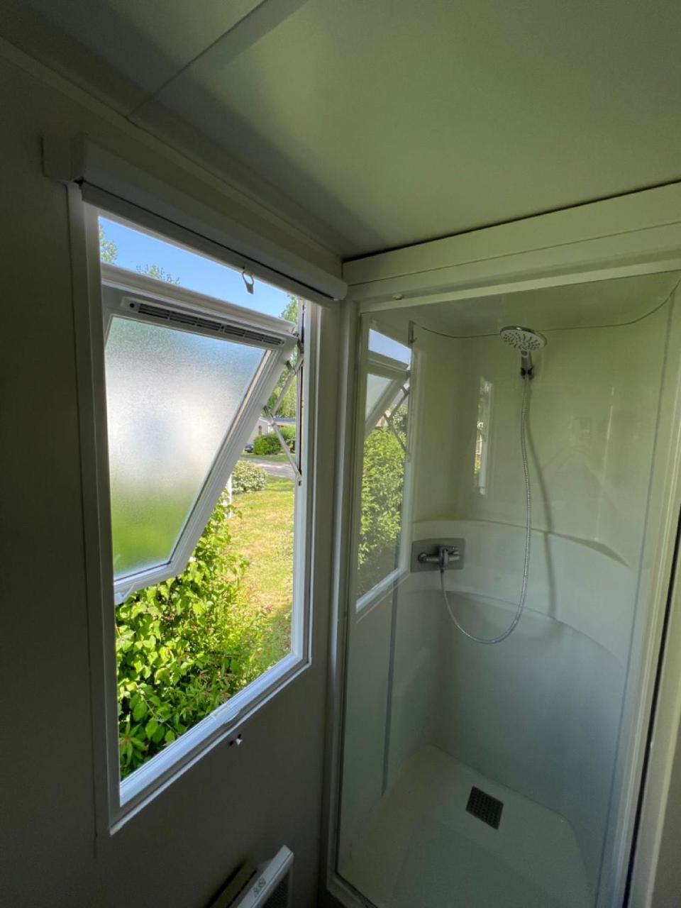Mobil-Home 4 étoiles avec piscine proche de Blois Onzain Esterno foto