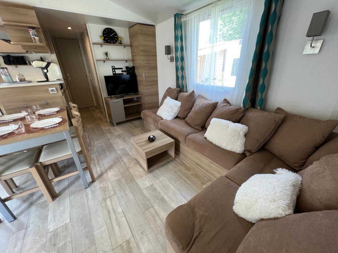 Mobil-Home 4 étoiles avec piscine proche de Blois Onzain Esterno foto
