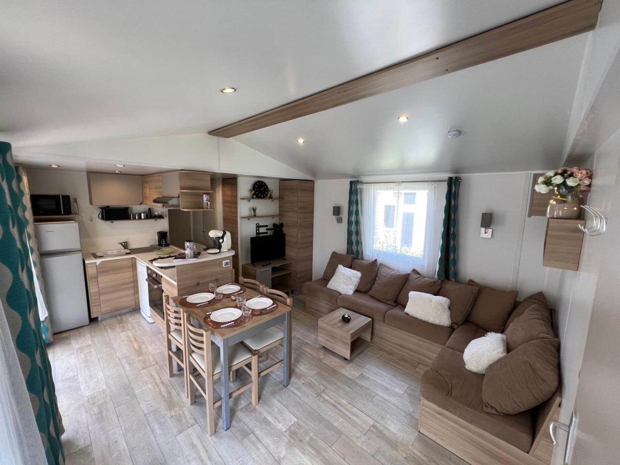 Mobil-Home 4 étoiles avec piscine proche de Blois Onzain Esterno foto