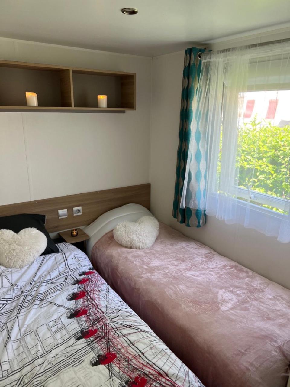 Mobil-Home 4 étoiles avec piscine proche de Blois Onzain Esterno foto