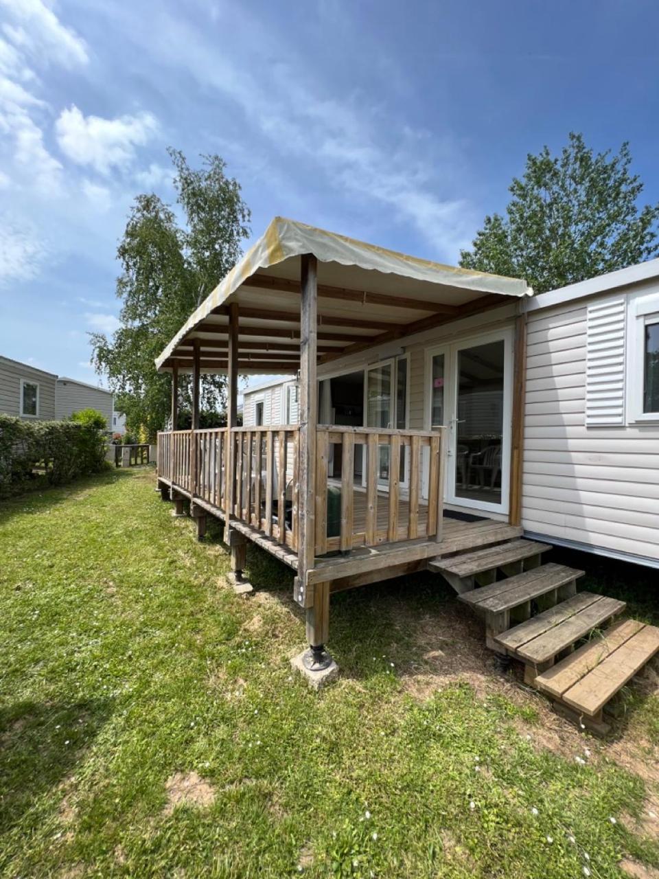Mobil-Home 4 étoiles avec piscine proche de Blois Onzain Esterno foto